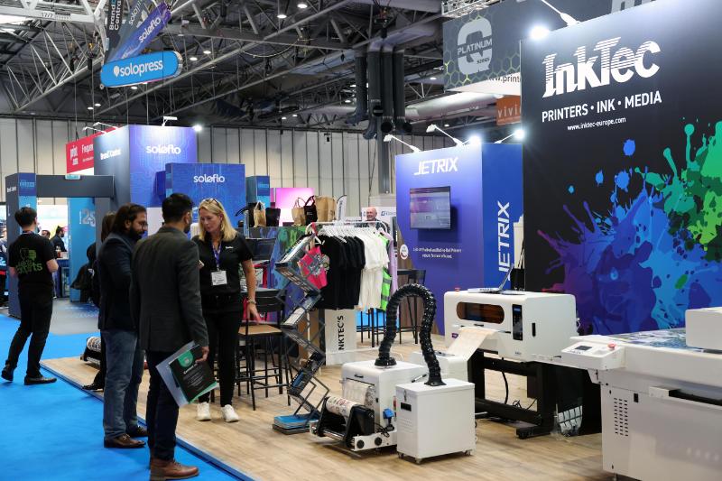 Exhibitor stands Printers, media and applications on stands